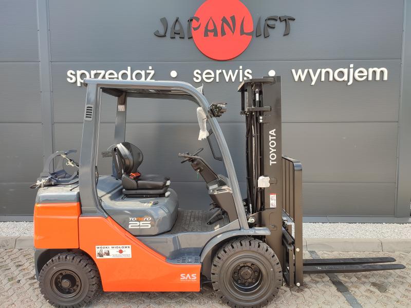 JAPANLIFT POZNAŃ NOWY WÓZEK WIDŁOWY TOYOTA NA SPRZEDAŻ