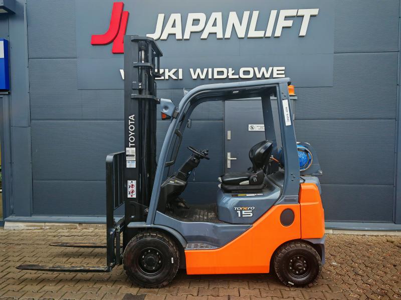 JAPANLIFT LUBOŃ WÓZEK WIDŁOWY TOYOTA 8FGF15 NA SPRZEDAŻ