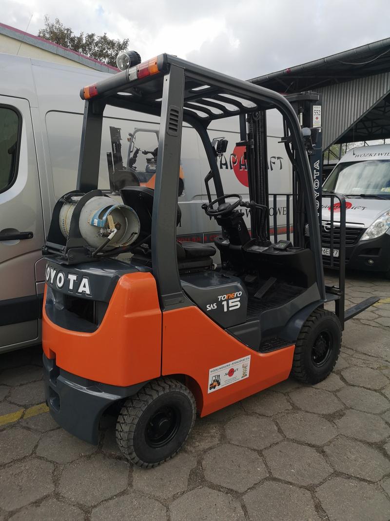 JAPANLIFT POZNAŃ WYNAJEM WÓZKÓW WIDŁOWYCH TOYOTA 8FGF15 - 1500 kg