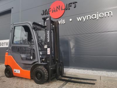 JAPANLIFT POZNAŃ WÓZEK WIDŁOWY TOYOTA 8FGF15 NA SPRZEDAŻ